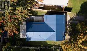 7811 KEN STREET W | Plympton-Wyoming Ontario | Slide Image Four