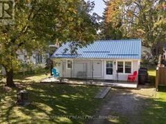 7811 KEN STREET W Plympton-Wyoming Ontario, N0N 1J6