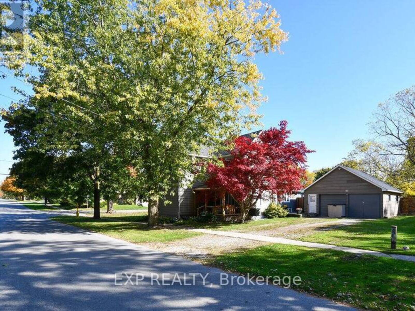 272 STATION STREET, Parkhill, Ontario N0M 2K0