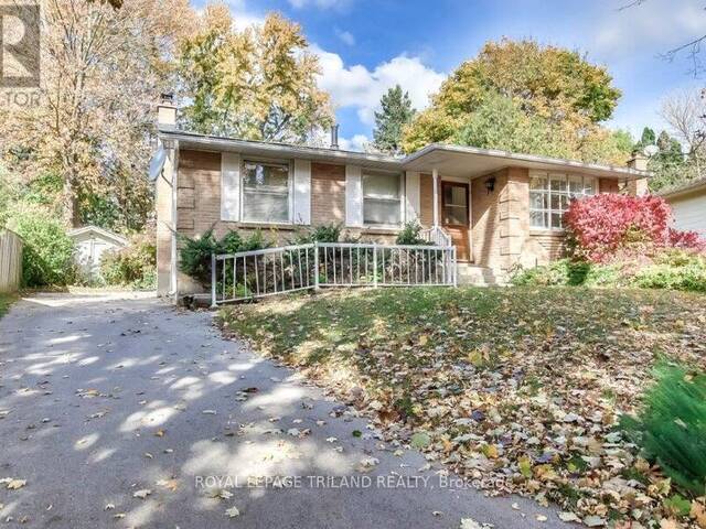 121 PAPERBIRCH CRESCENT London Ontario, N6G 1L8