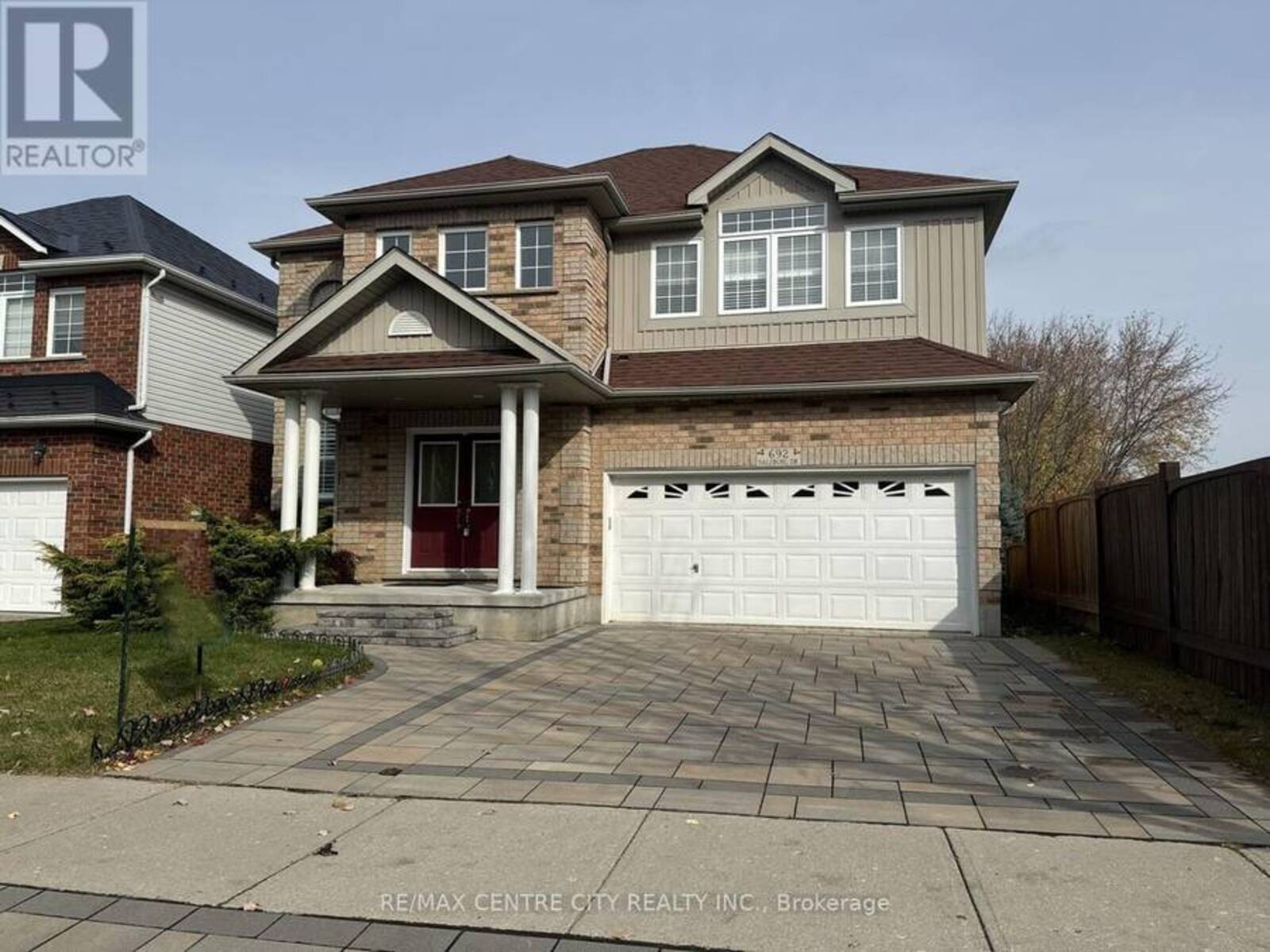 692 SALZBURG DRIVE, Waterloo, Ontario N2V 2N8