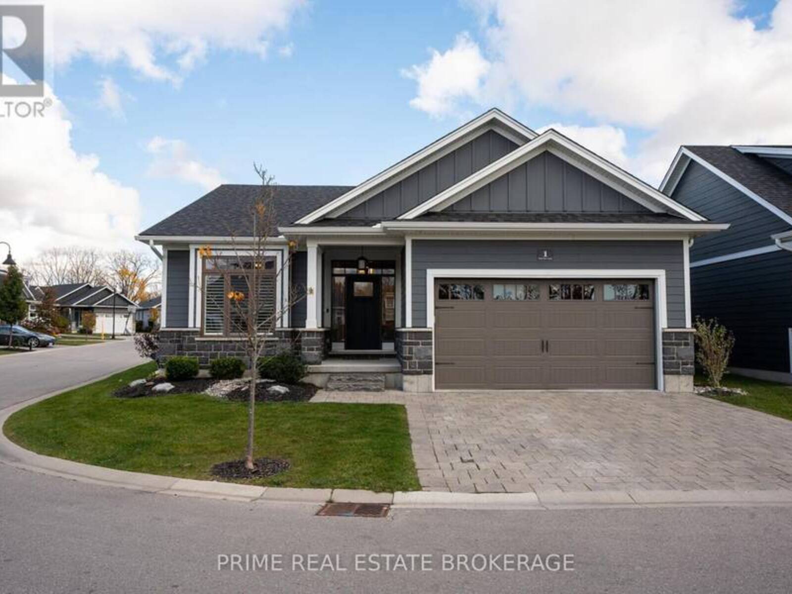 1 SUNRISE LANE, Grand Bend, Ontario N0M 1T0