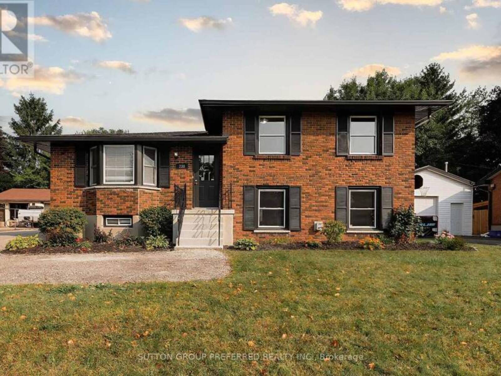 230 CHITTICK CRESCENT, Thames Centre, Ontario N0L 1G3