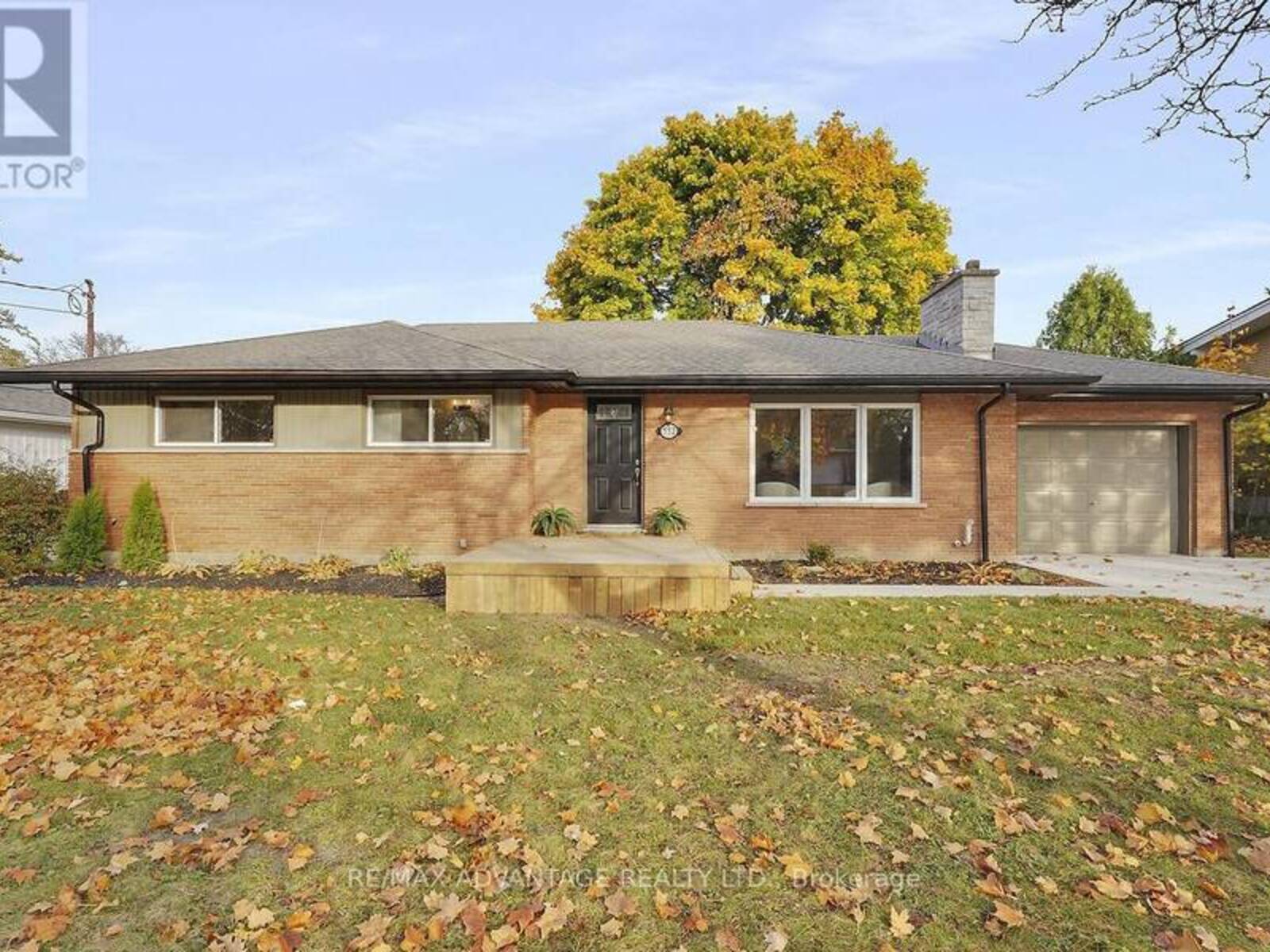 552 EVERGLADE CRESCENT, London, Ontario N6H 2W7