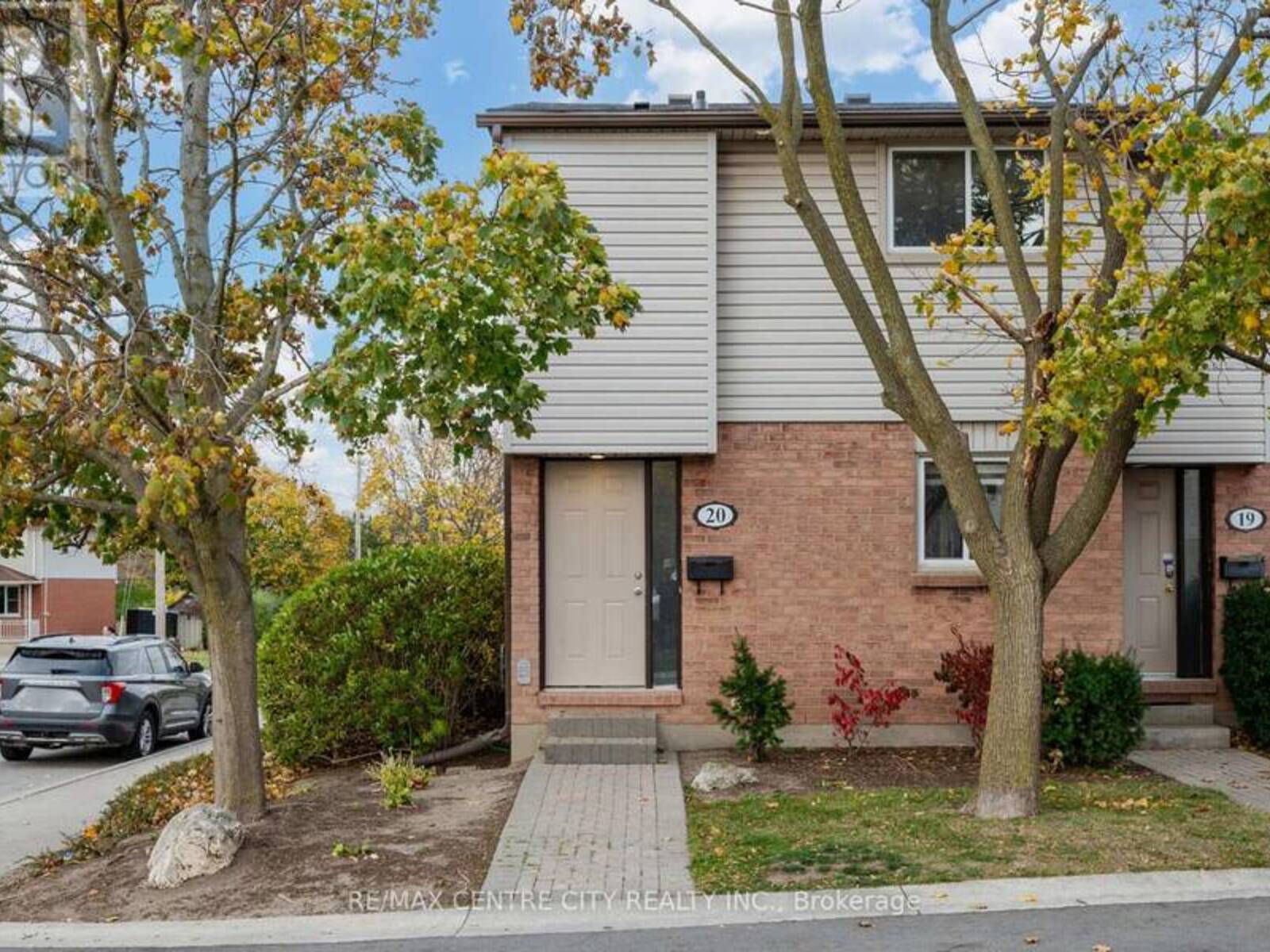 20 - 215 COMMISSIONERS ROAD W, London, Ontario N6J 1X9