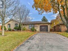 34 WOODCOCK DRIVE Tillsonburg Ontario, N4G 4M2