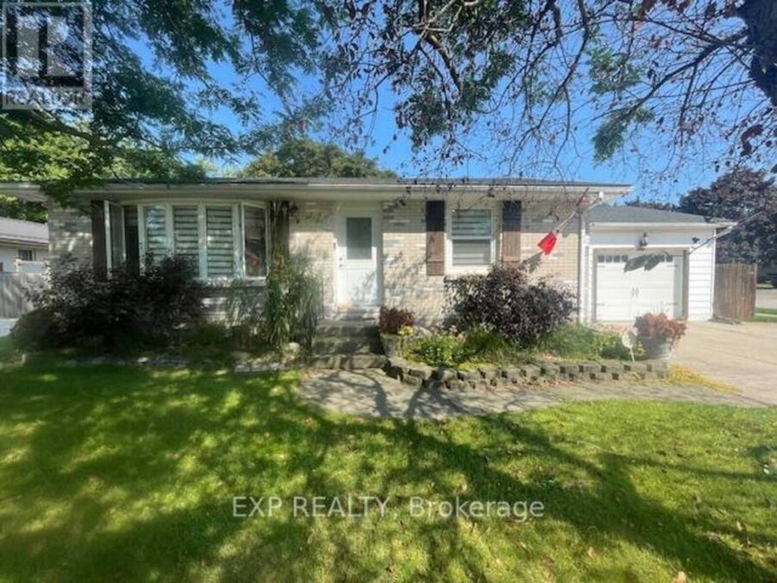 100 HAROLD COURT, Lucan Biddulph, Ontario N0M 2J0