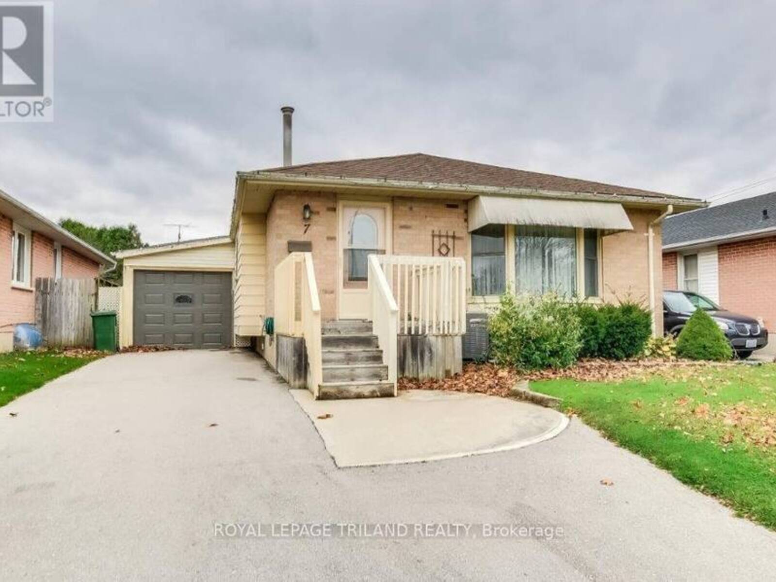 7 RIPLEY LANE, St. Thomas, Ontario N5R 5X1