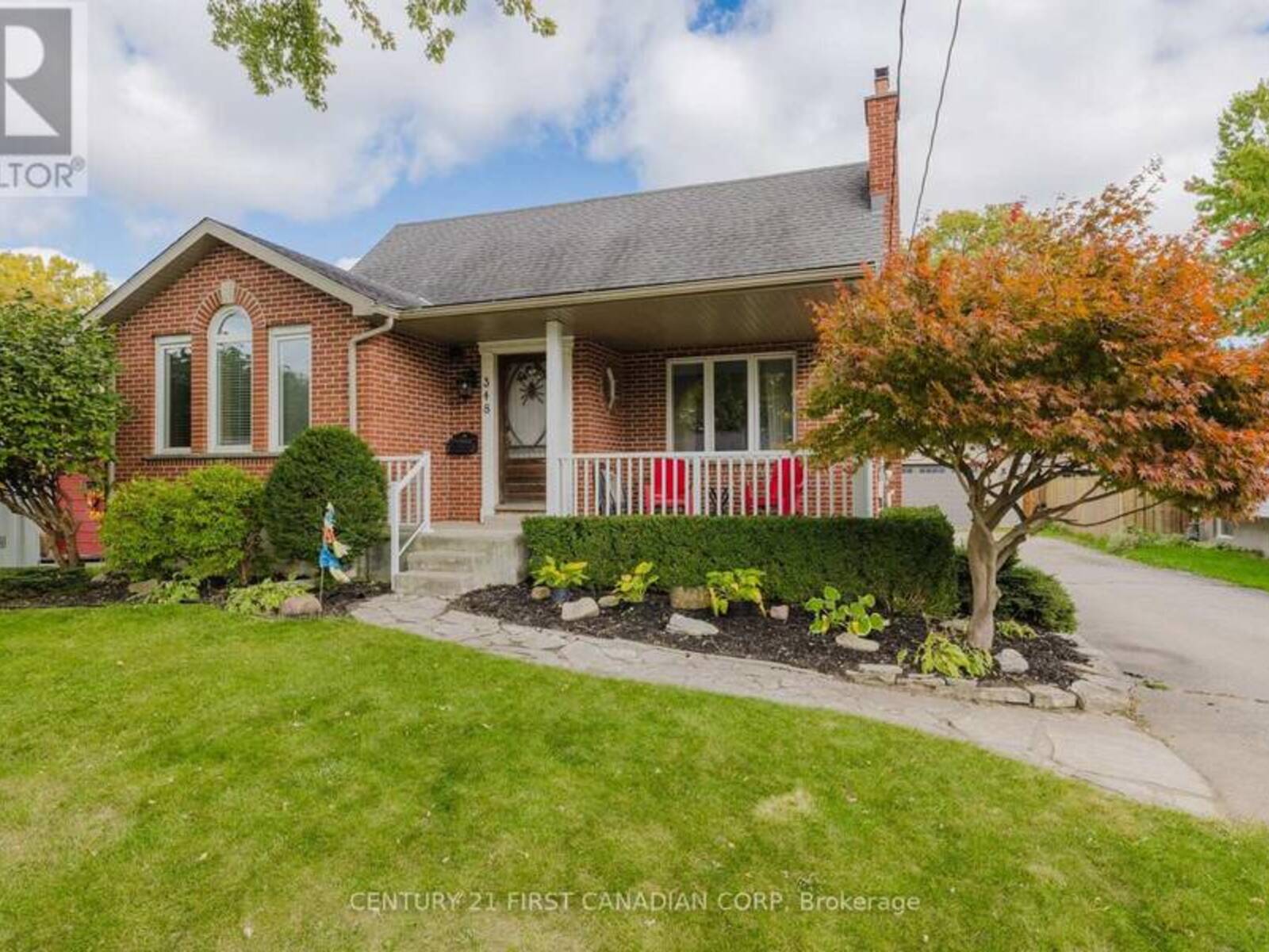 348 KENMORE PLACE, London, Ontario N5Y 1V2