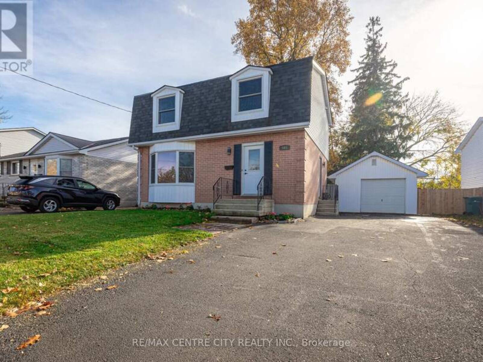 565 ELM STREET, St. Thomas, Ontario N5R 1K6