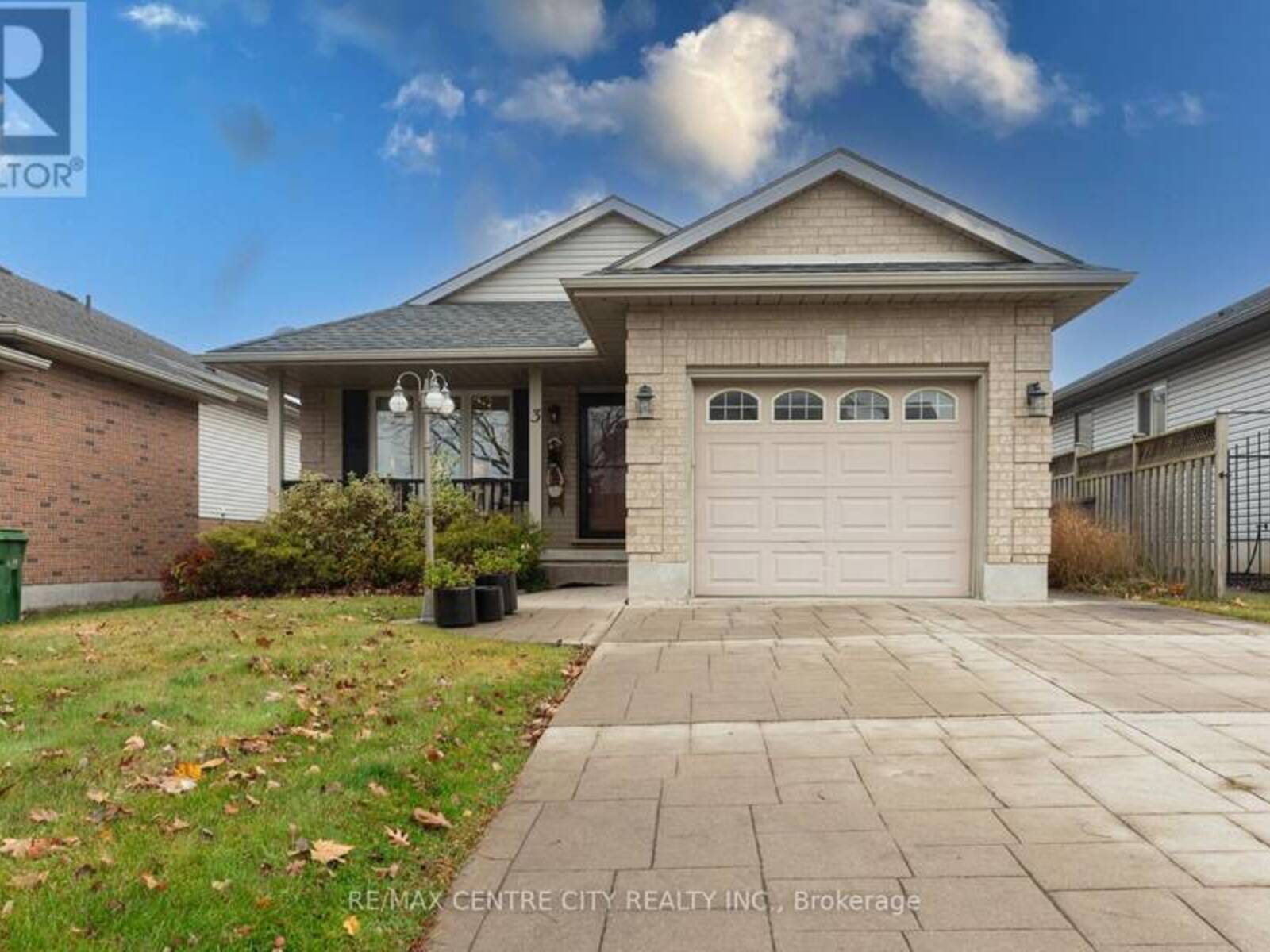 3 COTTONWOOD DRIVE, St. Thomas, Ontario N5P 4M3