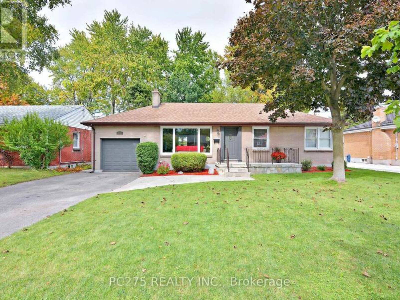 1240 HILLCREST AVENUE, London, Ontario N5Y 4N1