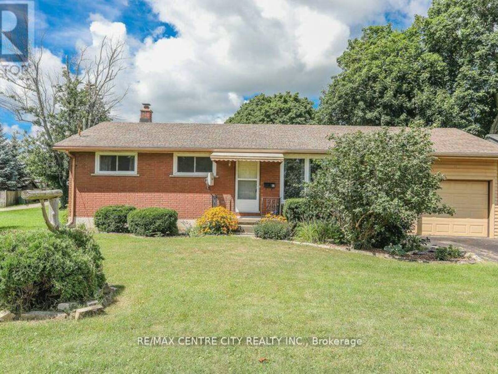 82 FAIRVIEW AVENUE, St. Thomas, Ontario N5R 4X6