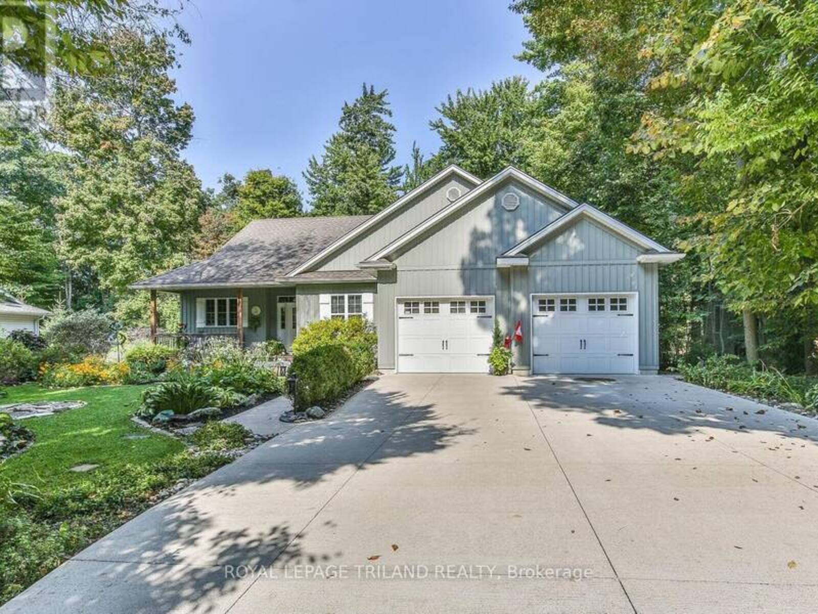 8342 OAKWOOD DRIVE, Grand Bend, Ontario N0M 1T0