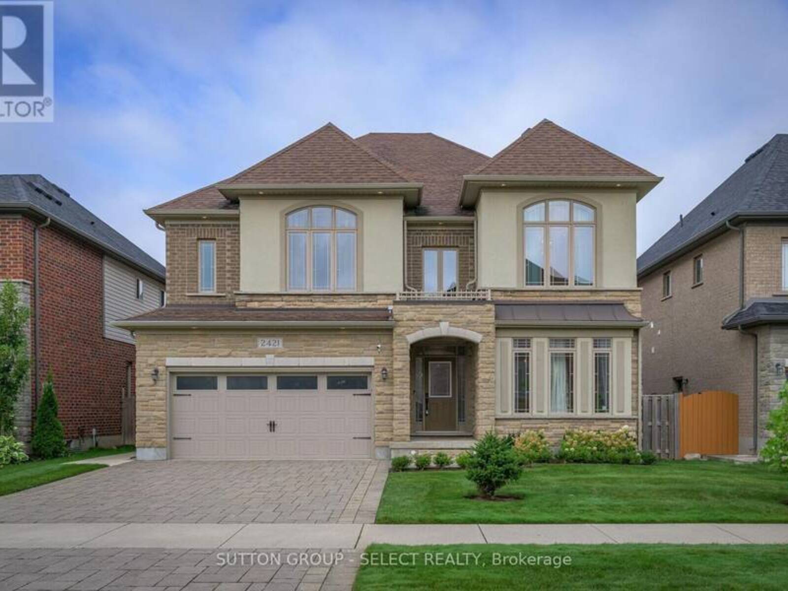 2421 HUMBERSIDE COMMON, London, Ontario N6G 5L8