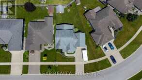 389 DARCY DRIVE | Strathroy-Caradoc Ontario | Slide Image Three