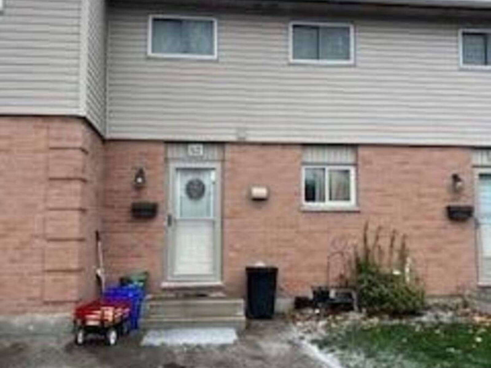 52 - 114 PAULINE CRESCENT, London, Ontario N6E 2X6