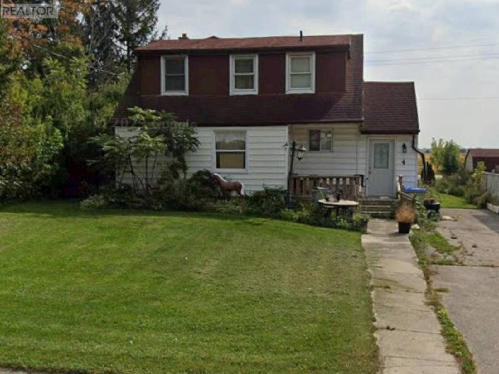 4 QUEBEC ROAD, Clinton, Ontario N0M 1L0