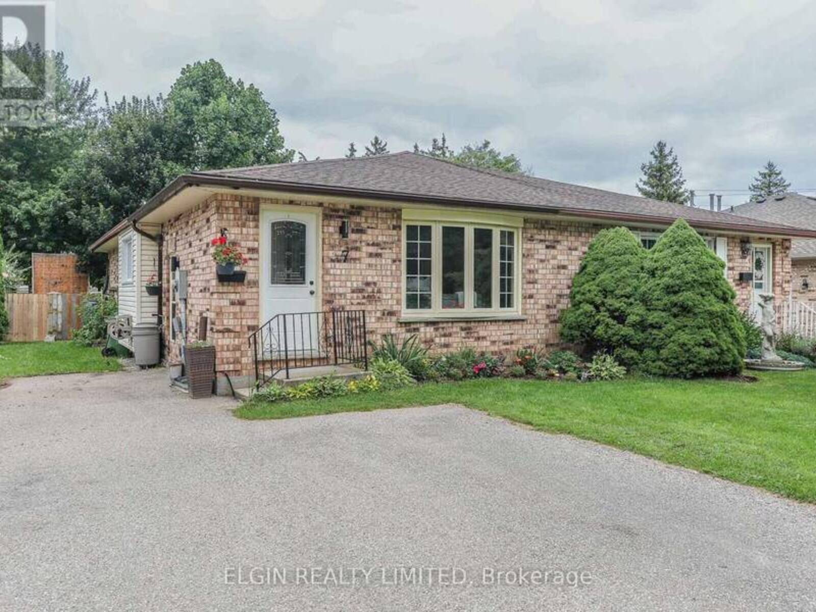 7 WILLOW STREET, St. Thomas, Ontario N5R 5Z7