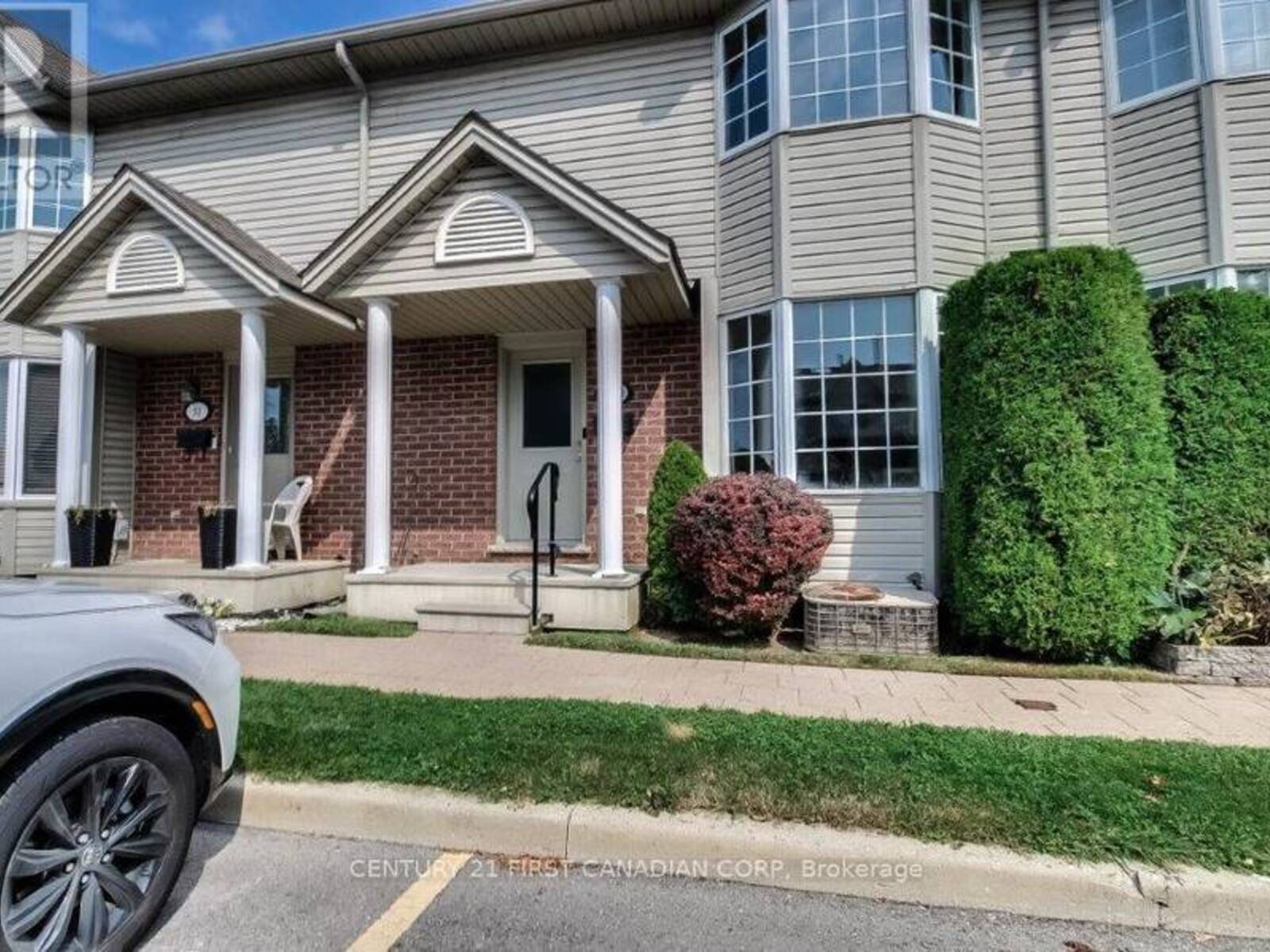 32 - 20 KERNOHAN PARKWAY, London, Ontario N6J 4Y3