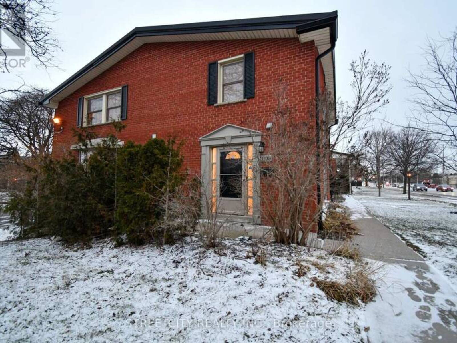 1105 OXFORD STREET W, London, Ontario N6H 1V6