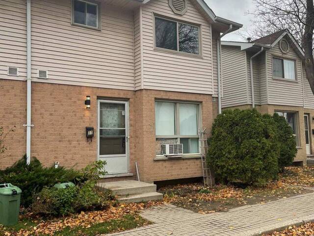 37 - 35 WATERMAN AVENUE London Ontario, N6C 5T4