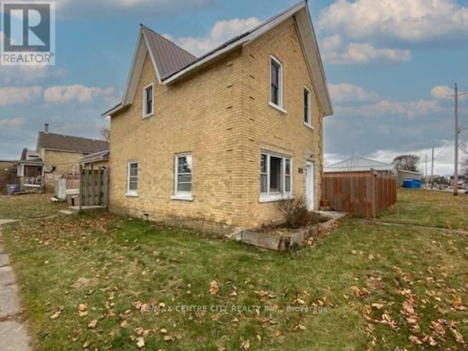 243 WARWICK STREET, Warwick, Ontario N0M 2S0