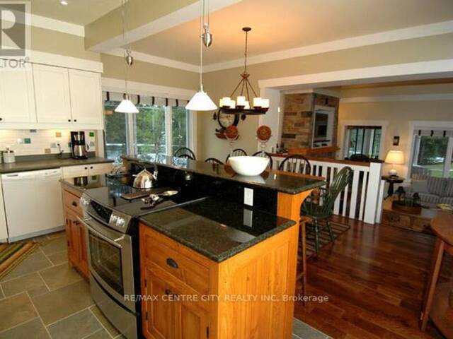 VILLA16 - 1020 BIRCH GLEN ROAD Baysville Ontario, P0B 1A0 - 2 Bedrooms Waterfront Home For sale