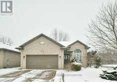 578 HARRIS CIRCLE | Strathroy-Caradoc Ontario | Slide Image One