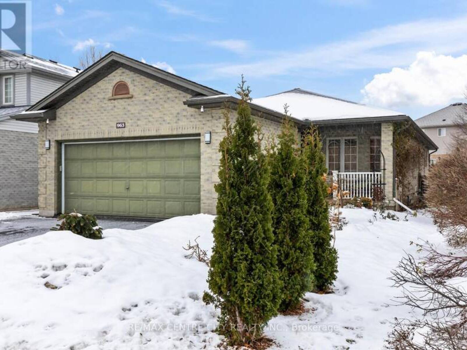 963 SOUTH WENIGE DRIVE, London, Ontario N5X 4G7