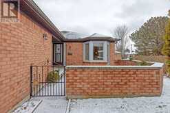 11 - 65 FIDDLERS GREEN ROAD N | London Ontario | Slide Image Three