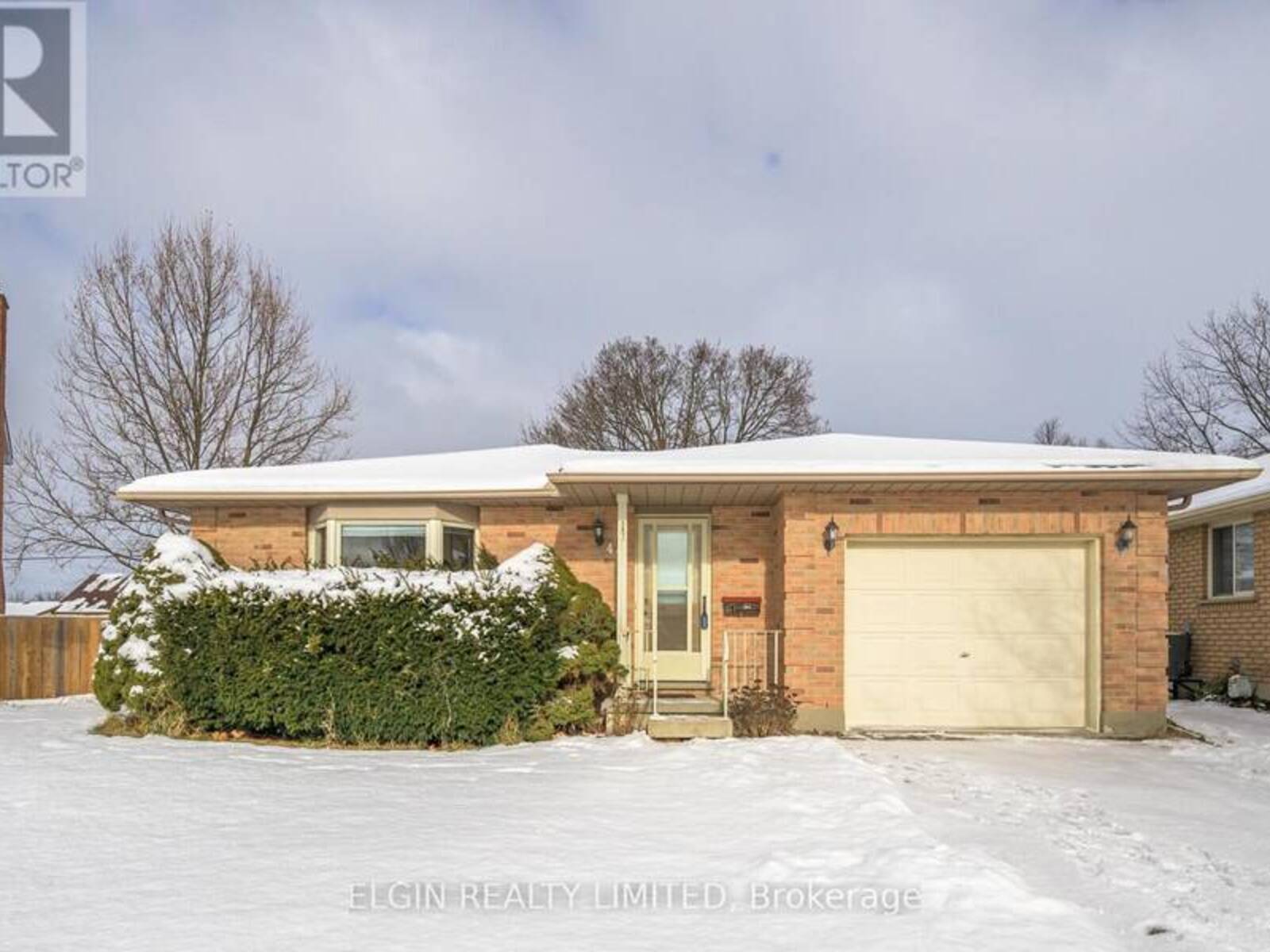 47 RICKWOOD PLACE, St. Thomas, Ontario N5R 5Z4