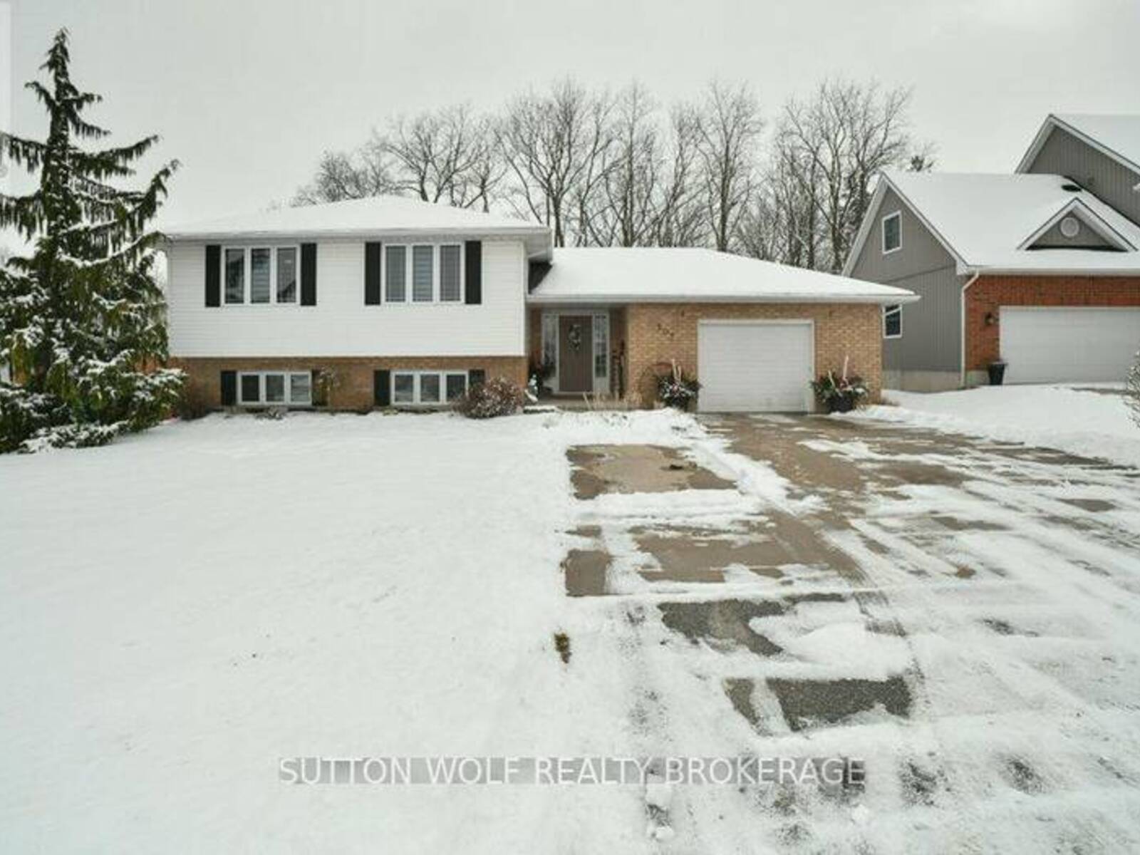 107 MCKELLAR STREET, Southwest Middlesex, Ontario N0L 1M0