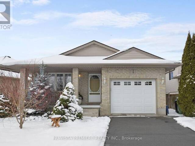 8 LINDEN LANE St. Thomas Ontario, N5P 4M4