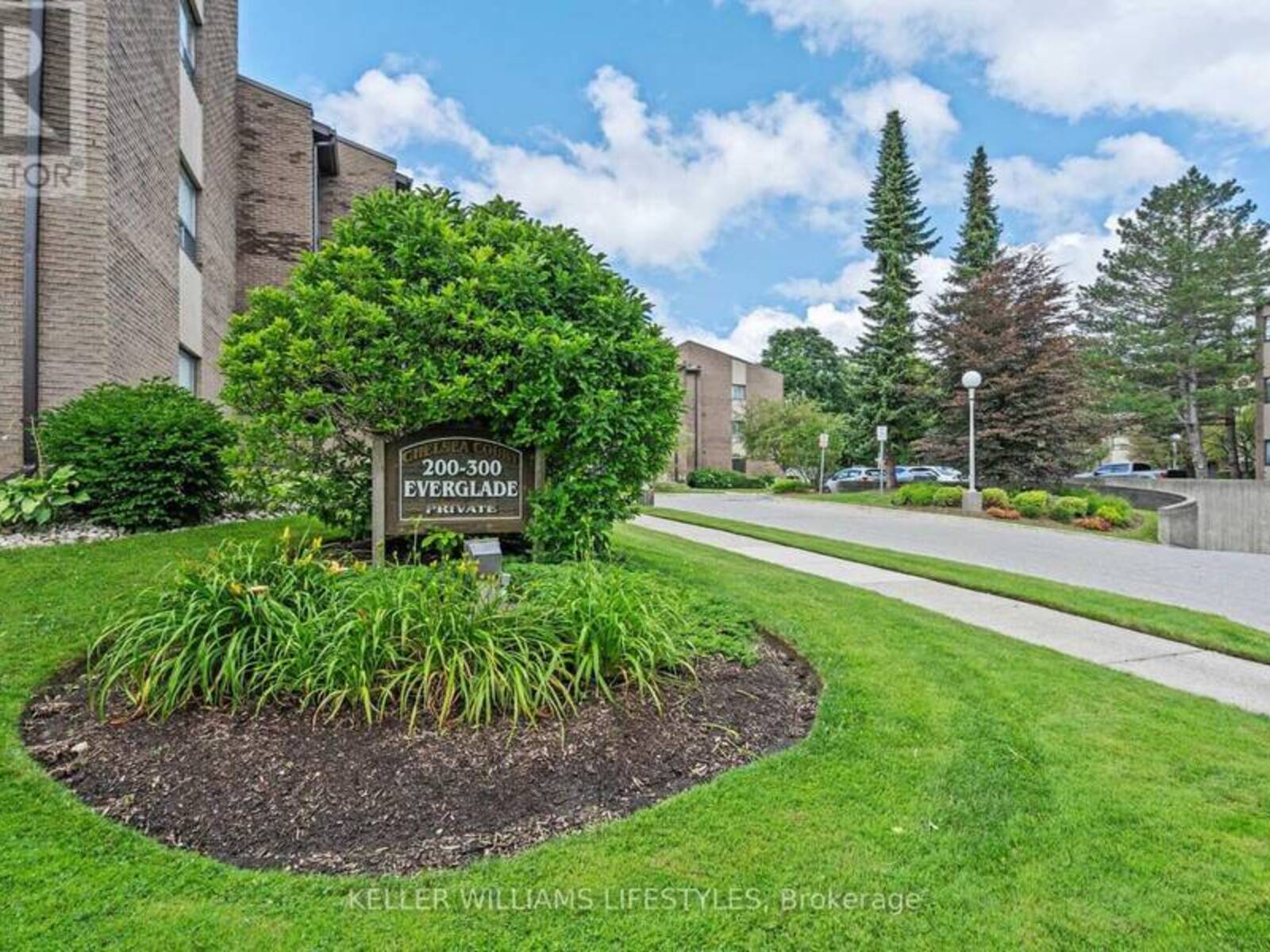 116 - 300 EVERGLADE CRESCENT, London, Ontario N6H 4P8