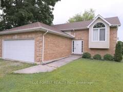 8 ELGIN STREET Newbury Ontario, N0L 1Z0