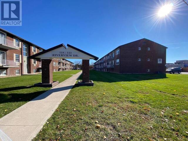 338 - 122 RIVERVIEW DRIVE Chatham Ontario, N7M 1A5 - 1 Bedroom Condo For Sale