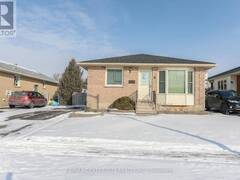 8 RICKWOOD PLACE St. Thomas Ontario, N5R 5Z3