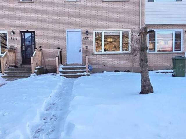 433 FOREST AVENUE St. Thomas Ontario, N5R 5G2