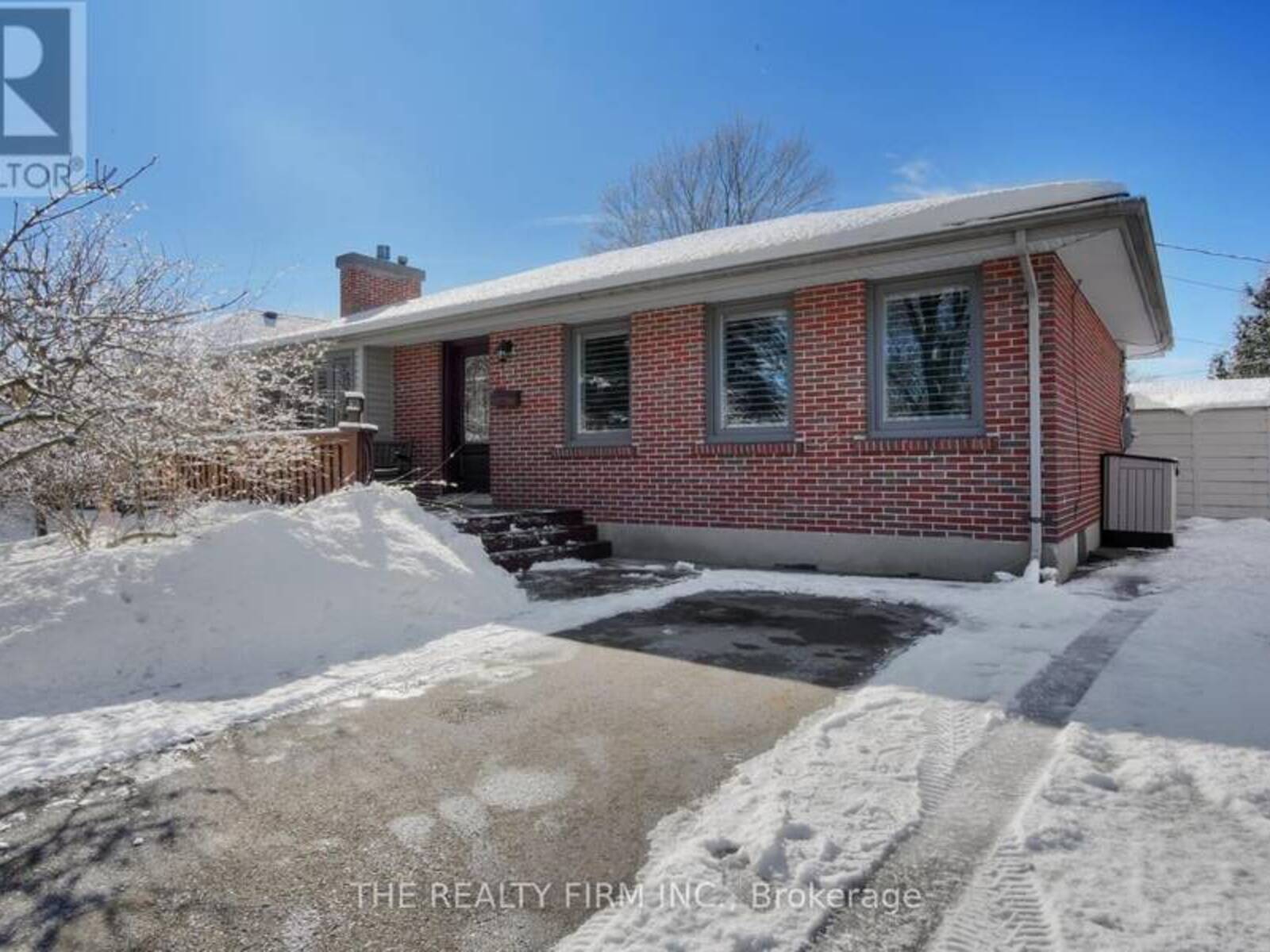 1856 ROYAL CRESCENT, London, Ontario N5W 2A8