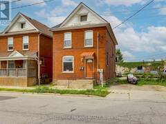 8 METCALFE STREET St. Thomas Ontario, N5R 3J9