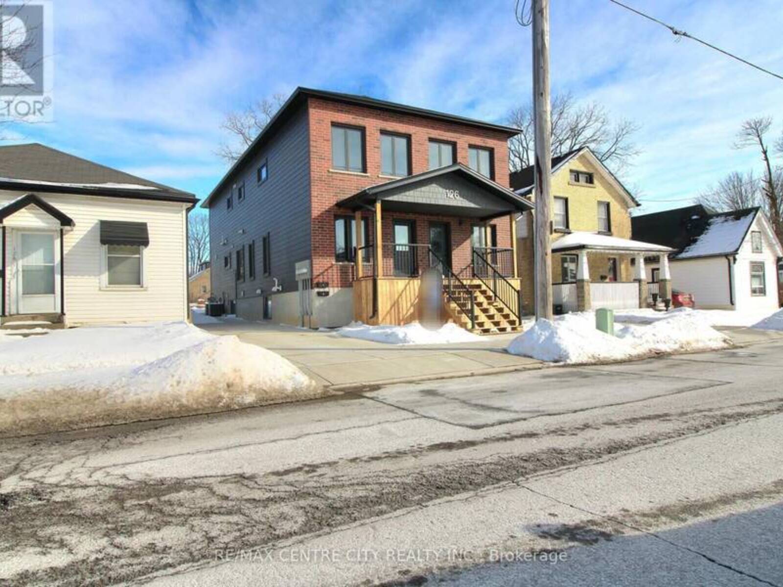 126 PRICE STREET, London, Ontario N5Z 2J3