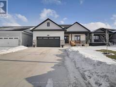 32 BROOKLAWN DRIVE Grand Bend Ontario, N0M 1T0