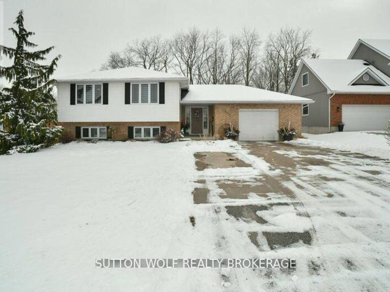 107 MCKELLAR STREET, Southwest Middlesex, Ontario N0L 1M0