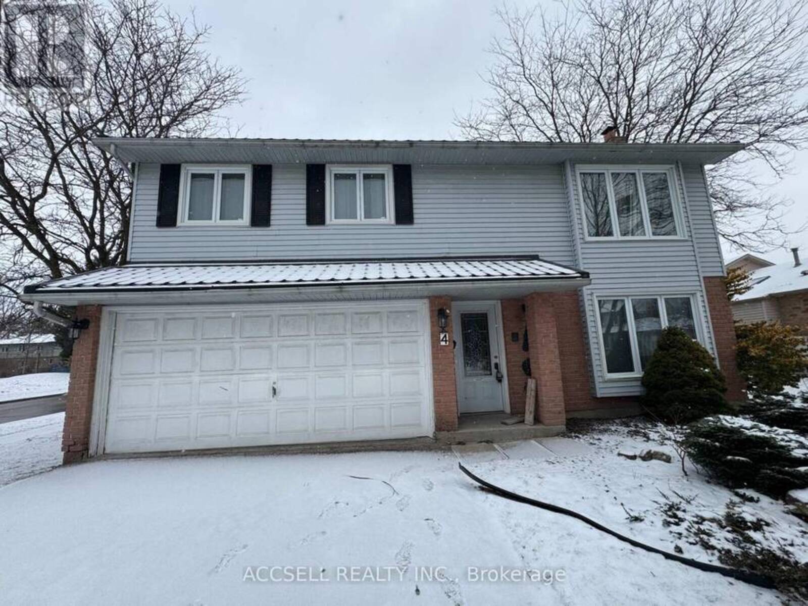 4 BANTING CRESCENT, London, Ontario N6G 4G2