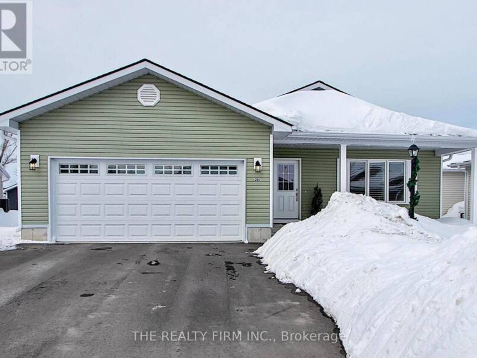 255 LAKE BREEZE DRIVE, Goderich, Ontario N7A 3Y3