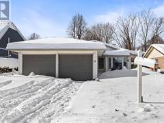 25 COTTONWOOD CRESCENT London Ontario, N6G 2Y7