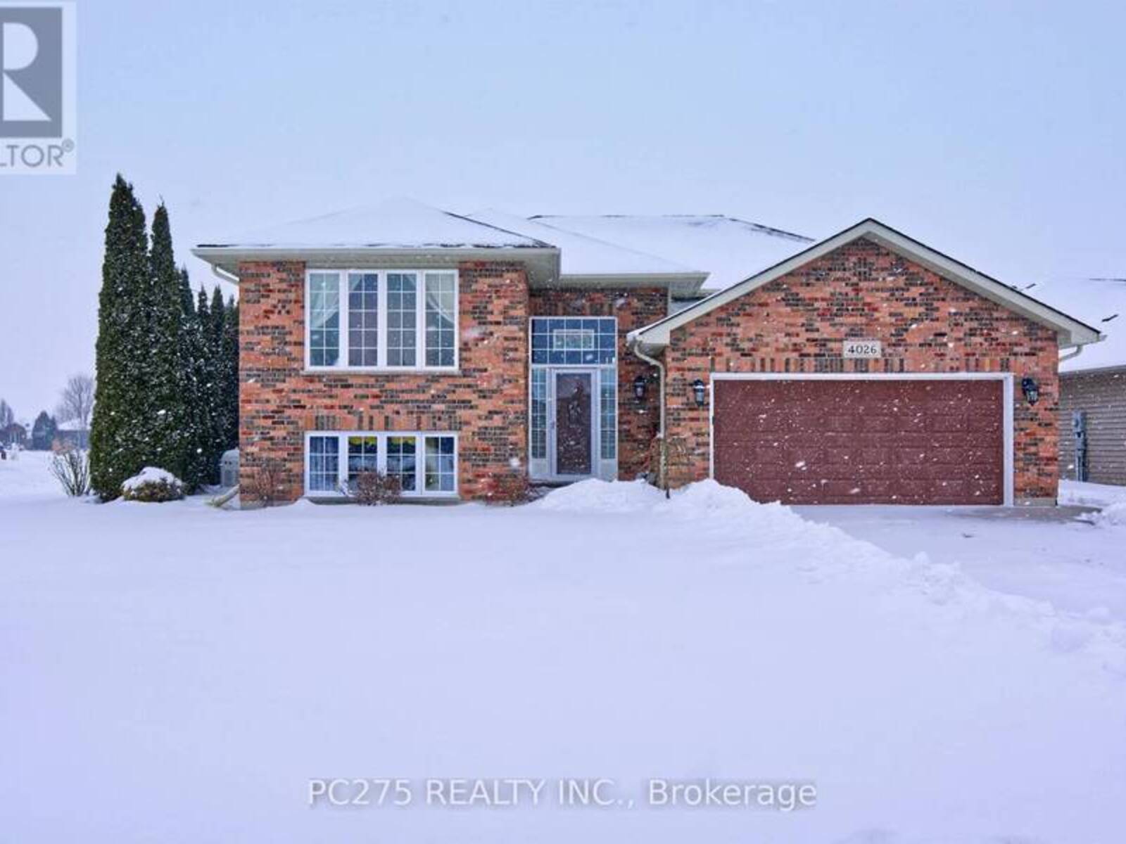 4026 APPLEWOOD DRIVE, Petrolia, Ontario N0N 1R0