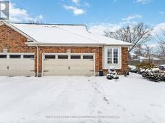 60 - 464 COMMISSIONERS ROAD W London Ontario, N6J 0A2