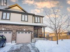 11 - 1030 OAKCROSSING GATE London Ontario, N6H 0H1